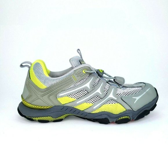 womens walking shoes size 9